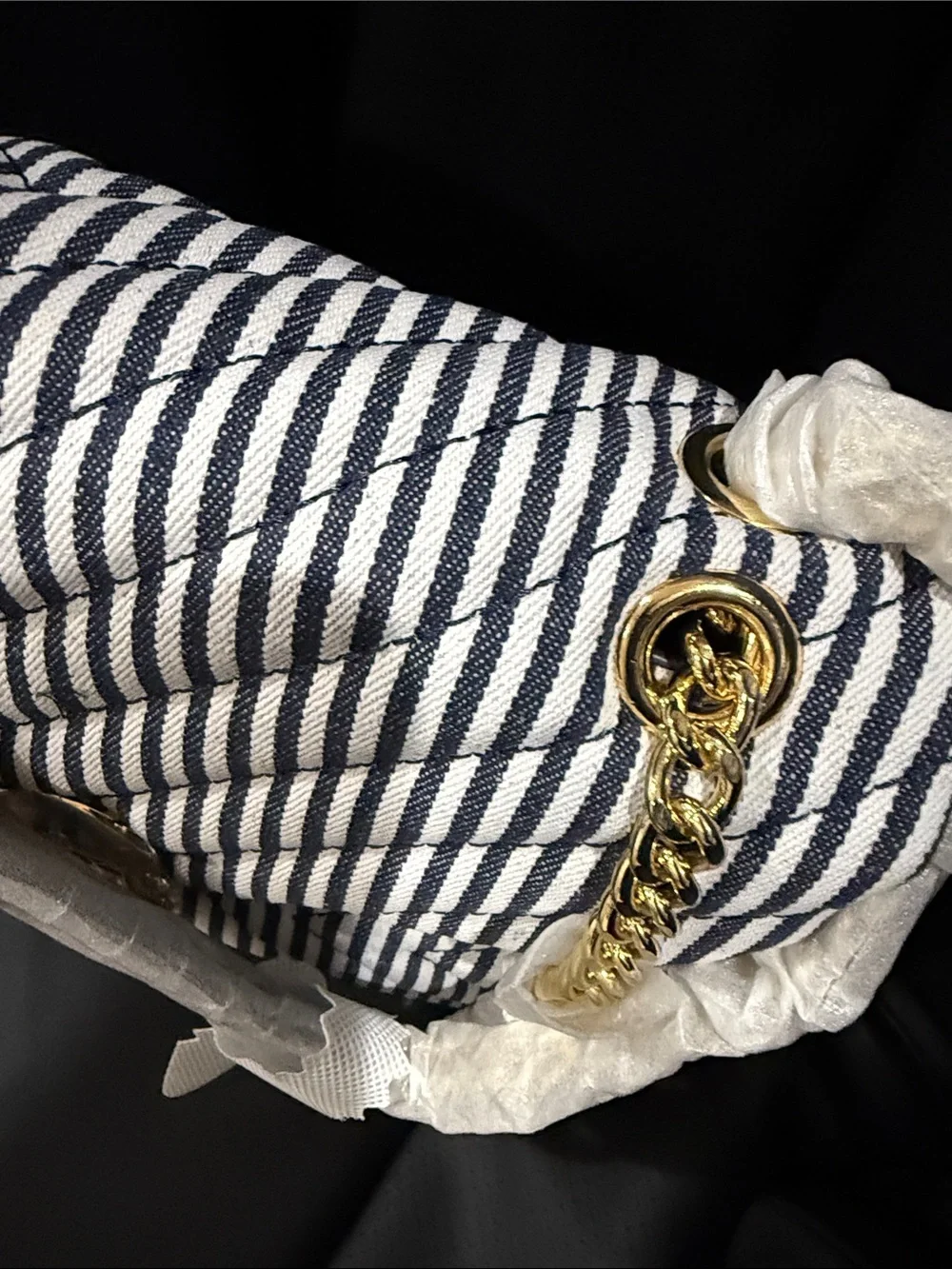 Express NWT Quilted Crossbody - Navy & White with Gold Chain - Picture 7 of 7